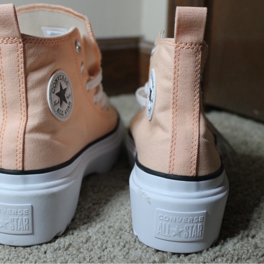 Converse Chuck Taylor All Star Lugged Lift Hi Sneaker - Big Kid - Coral Size 6 - Picture 4 of 10